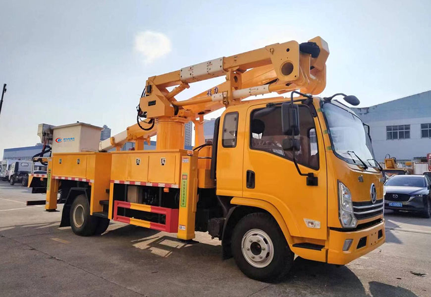 程力集團陜汽K3000絕緣高空作業(yè)車