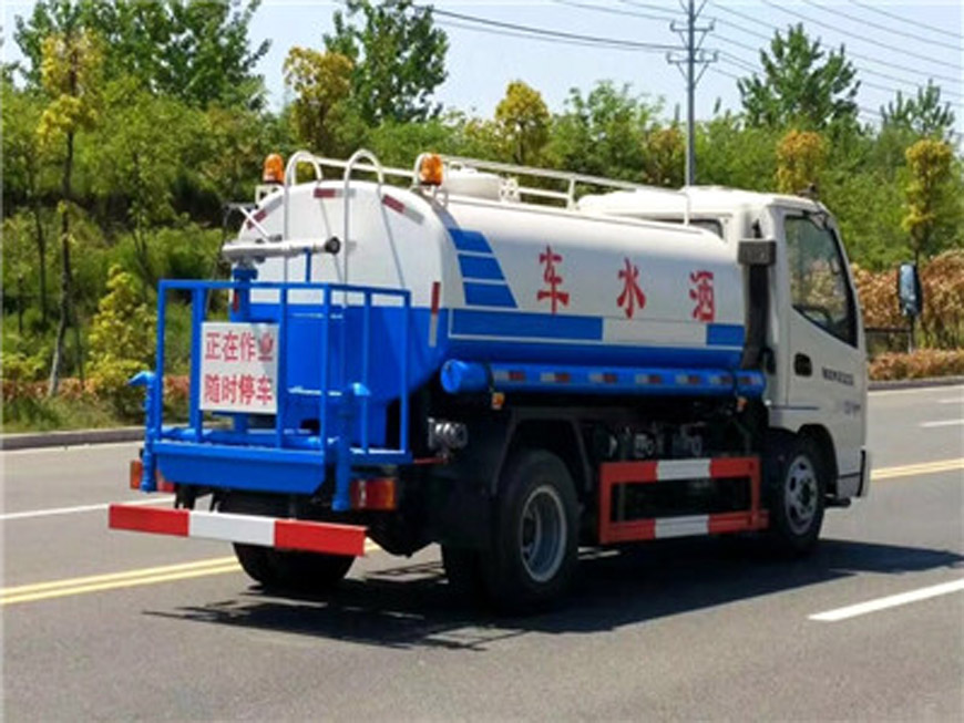 凱馬5噸灑水車(chē)
